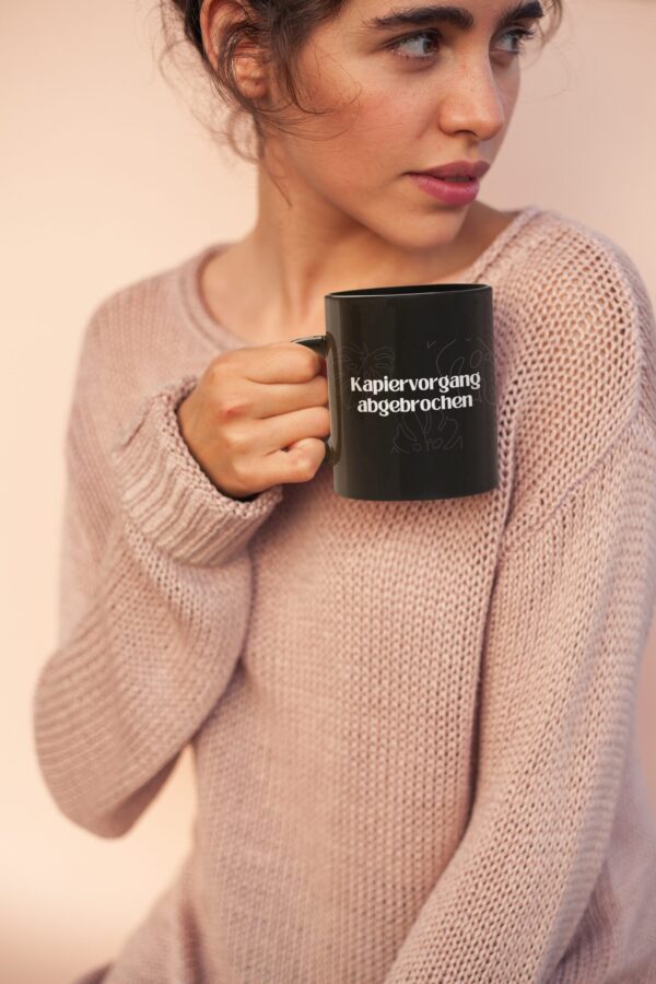 Schwarze Tasse "Kapiervorgang abgebrochen" – Bild 2