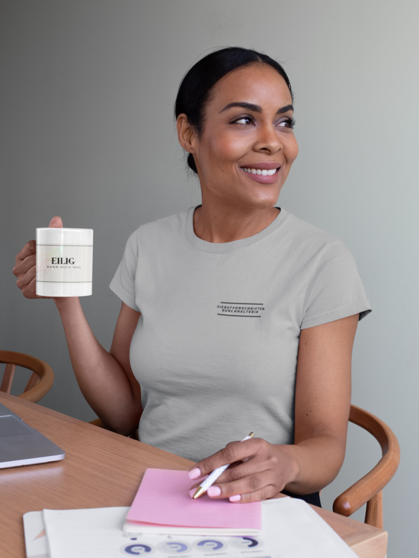 Basic Softstyle T-Shirt für Damen "Dienstvorschriftendurchhalterin"